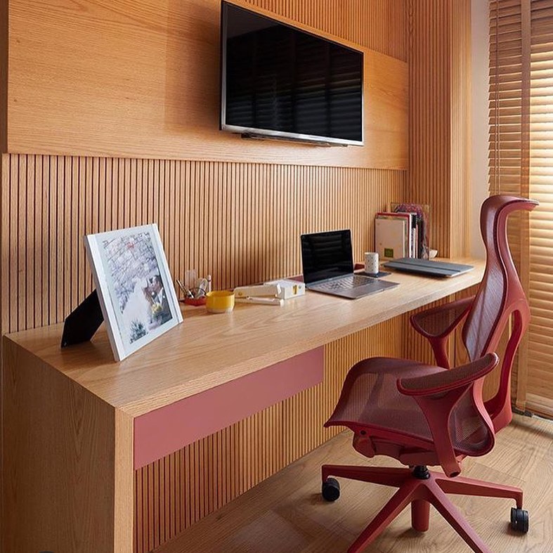 Herman Miller Cosm Designer Chair, High Back, Leaf Arms