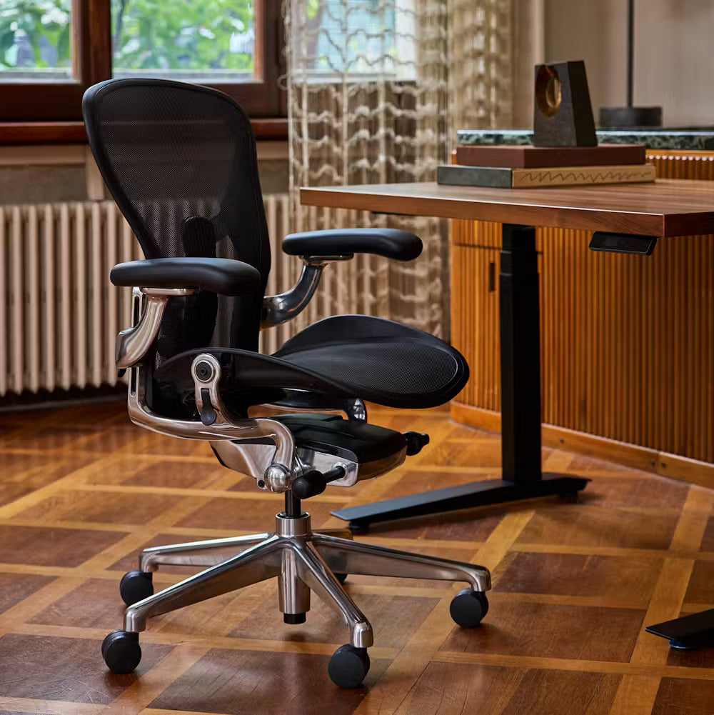 herman miller aeron remastered ergonomic chair onyx wfh setup