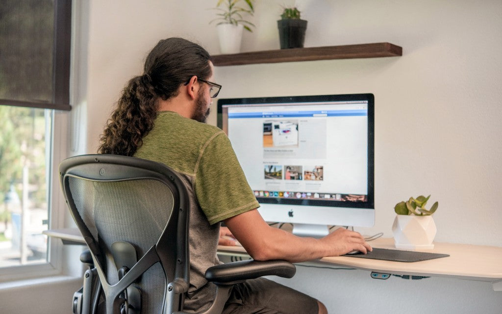 herman miller aeron remastered size b wfh home office setup